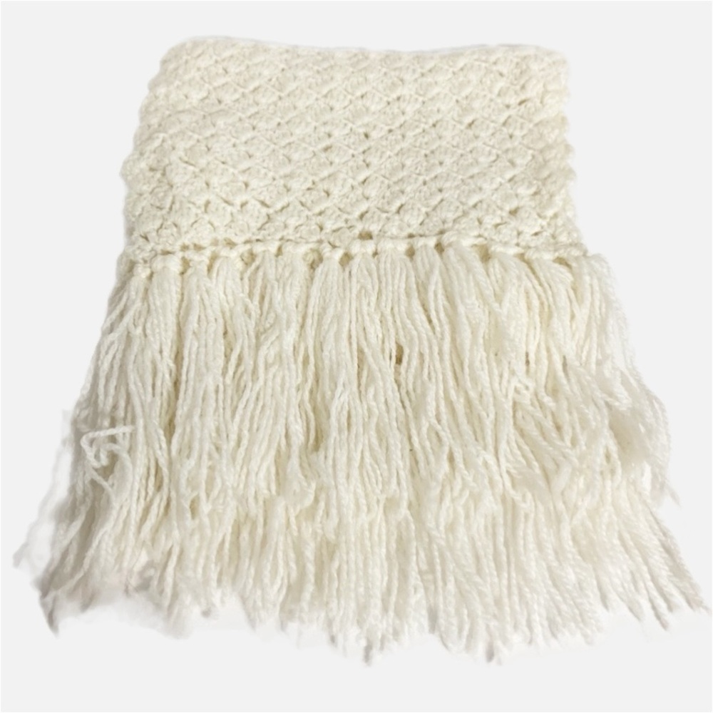 Vintage Hand Crocheted Knit Winter Weather Scarf with Fringed Edges 🧣❄️🧣❄️